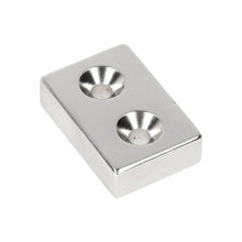 Neodymium Blokmagneet met 2x boor-/verzinkgat 30 x 20 x 8 mm N48 NiCuNi Noord Pool