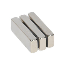 Aimant cubique en néodyme 30 x 10 x 7 mm N45 NiCuNi