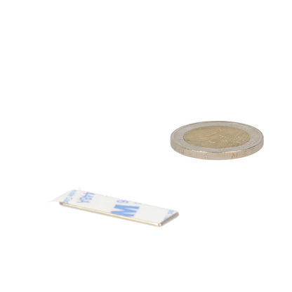 Neodymium Blokmagneet 30 x 10 x 1 mm N45 zelfklevend NiCuNi - Magnetenspecialist Import & Export B.V.