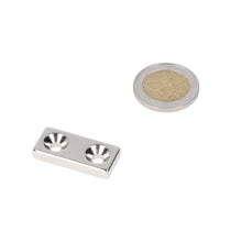 Neodymium Blokmagneet met boor-/verzinkgat (2x) 30 x 13,5 x 5 mm N48 NiCuNi Noord Pool - Magnetenspecialist Import & Export B.V.